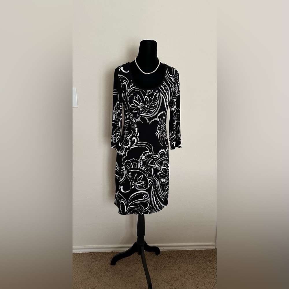 White House Black Market Floral Long Sleeve Dress